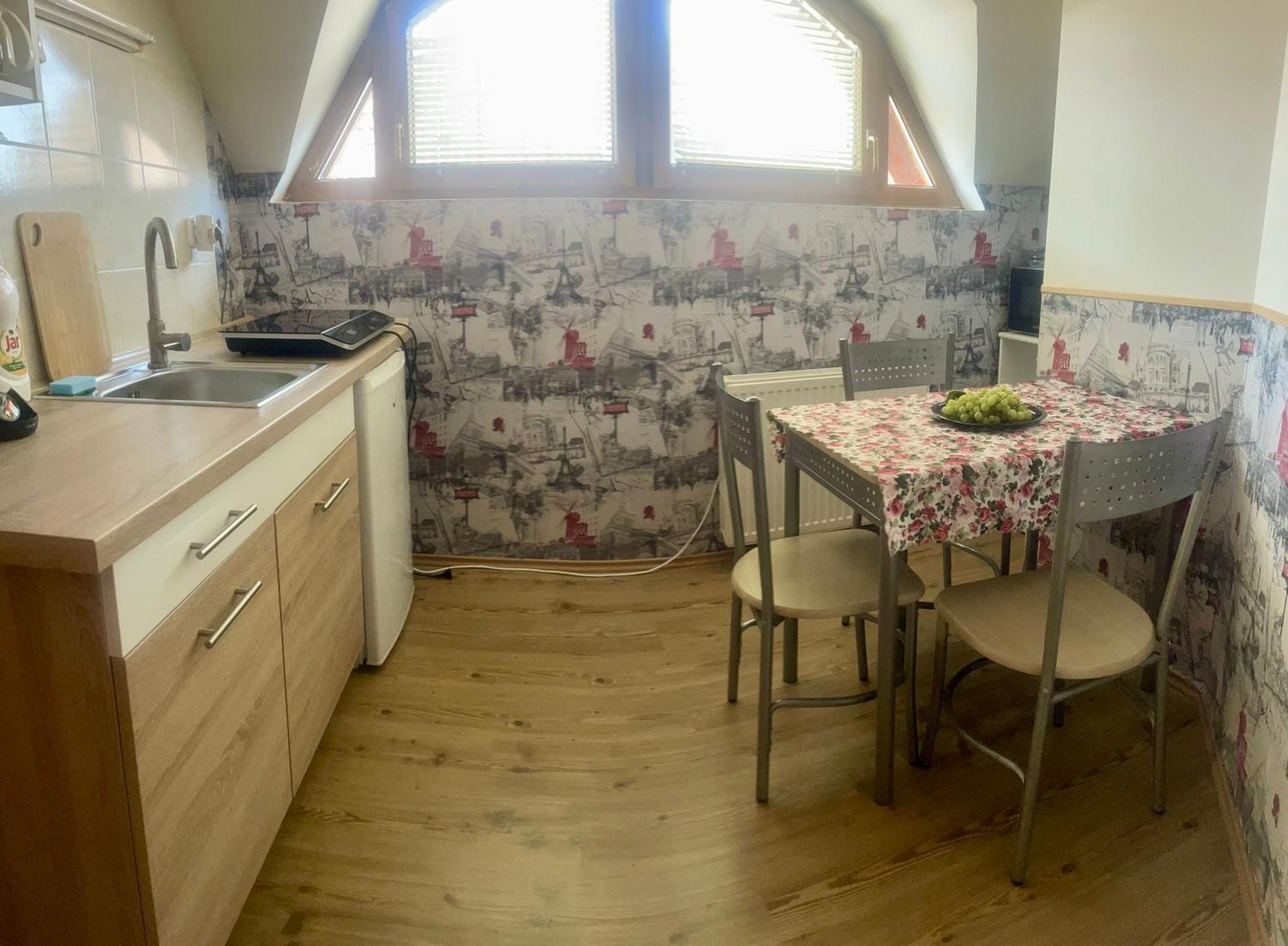 Aranylo Apartmanhaz ハイデゥソボスロー エクステリア 写真