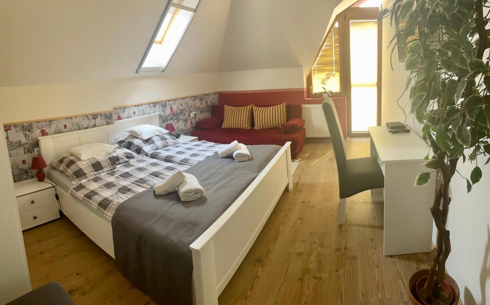 Aranylo Apartmanhaz ハイデゥソボスロー エクステリア 写真